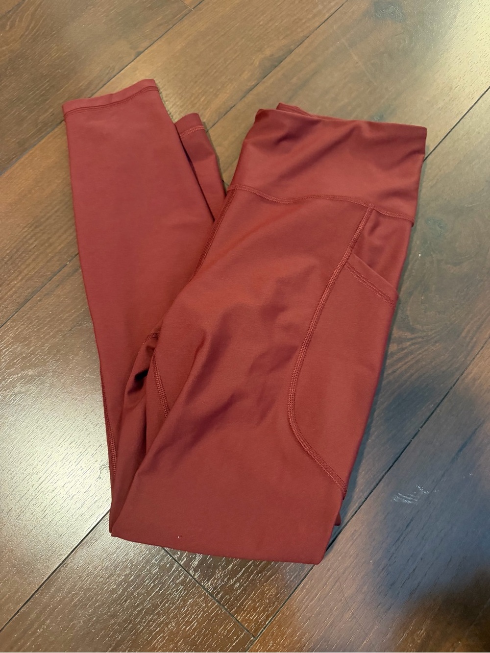 Old navy medium high rise powersoft pockets leggings active bottoms.